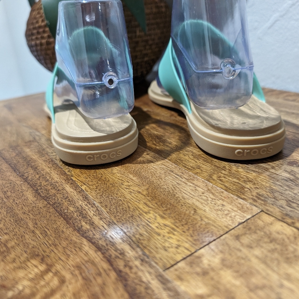 Crocs classic V2 flip flops women's size 8 - Picture 4 of 7